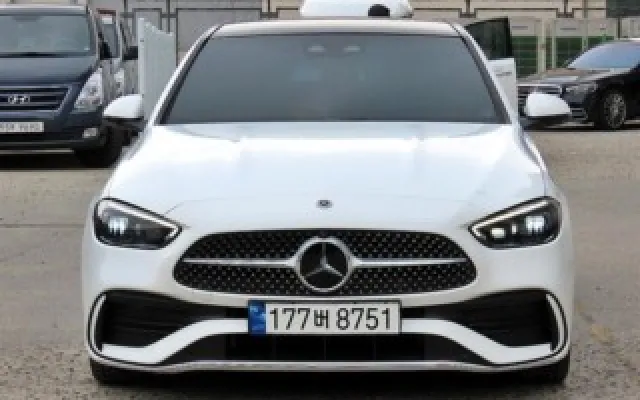 인천수입중고차매매사이트 C클래스 W206 C300 4MATIC AMG 라인 매물 사진 12 - 2023/04 19,095km